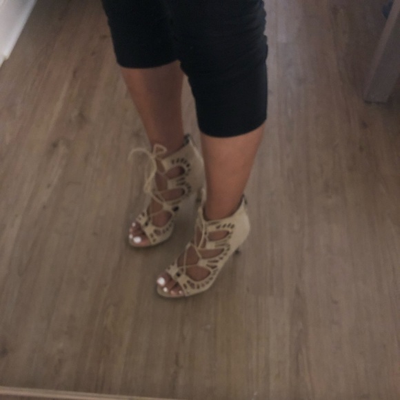 BCBG Carnival Heels 4 inch heels - Picture 6 of 7